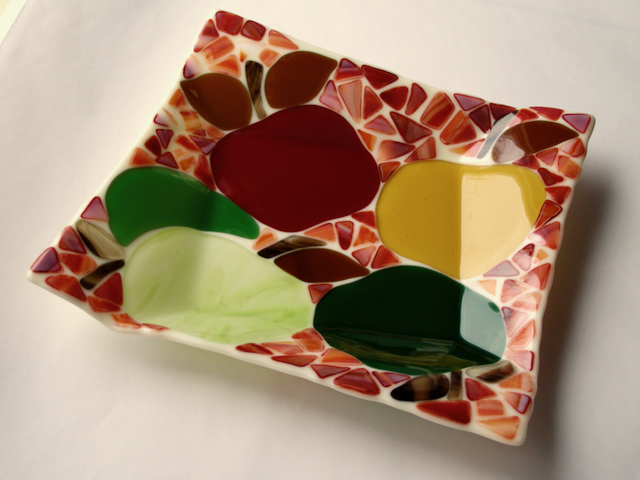 Assiette de verre fusionné