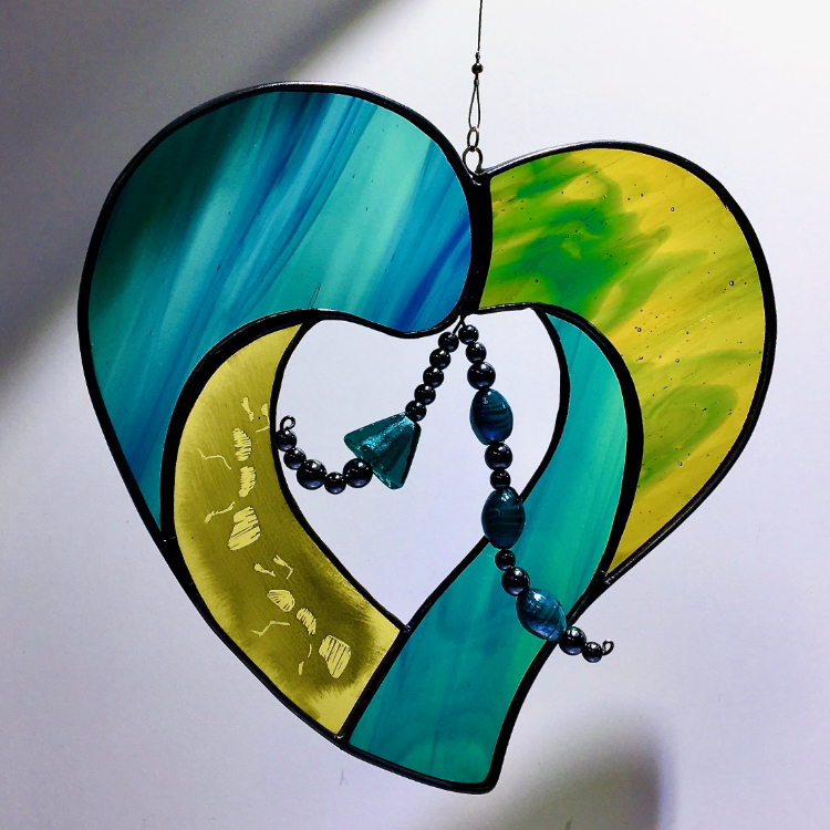 vitrail en forme de coeur, coeur de vitrail, coeur en tiffany, Tiffany en forme de coeur